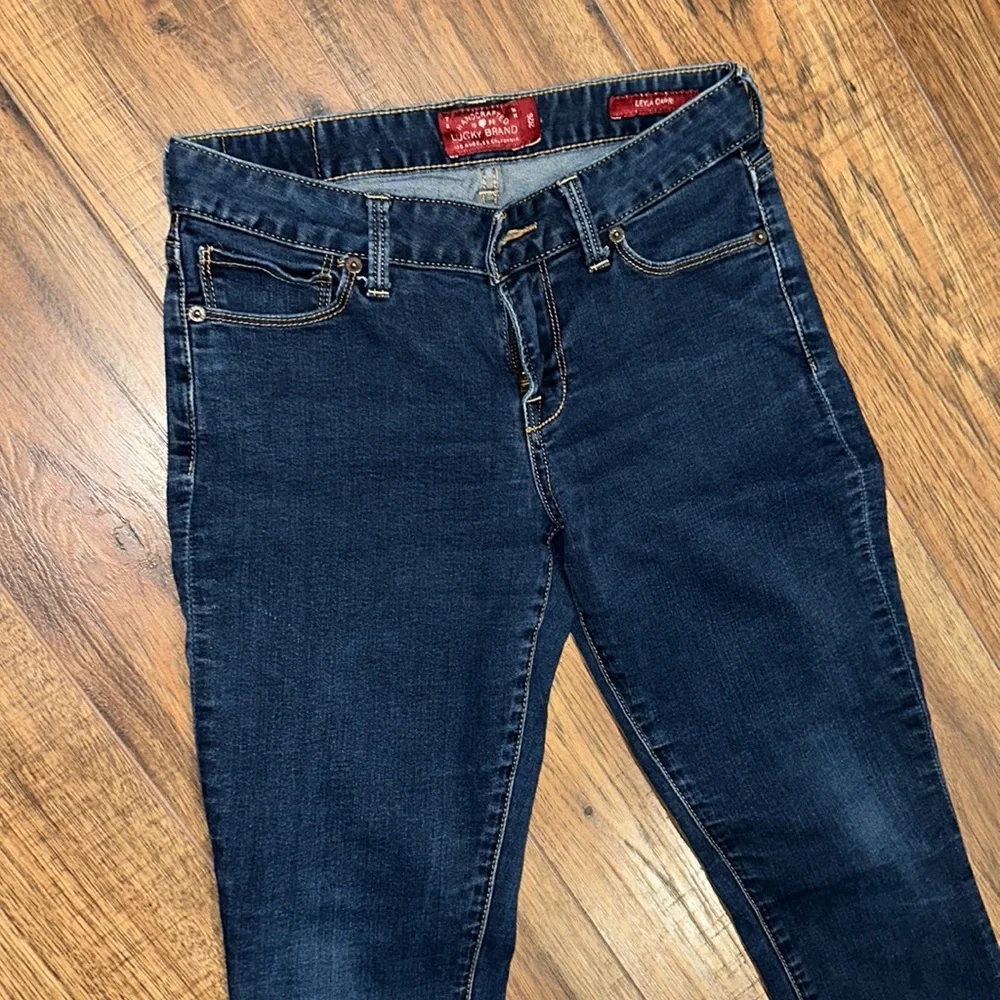 Size 2 / 26 Lucky Brand Layla Capri Jeans - Picture 2 of 5